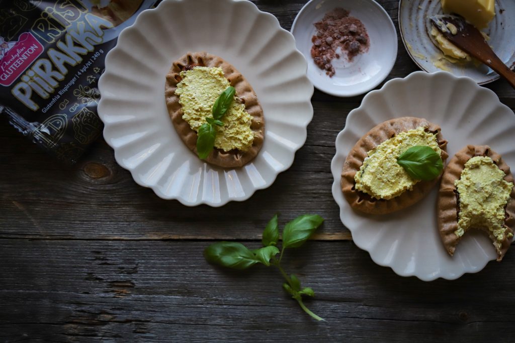 Gluteenittomat riisipiirakat & Tofuvoi