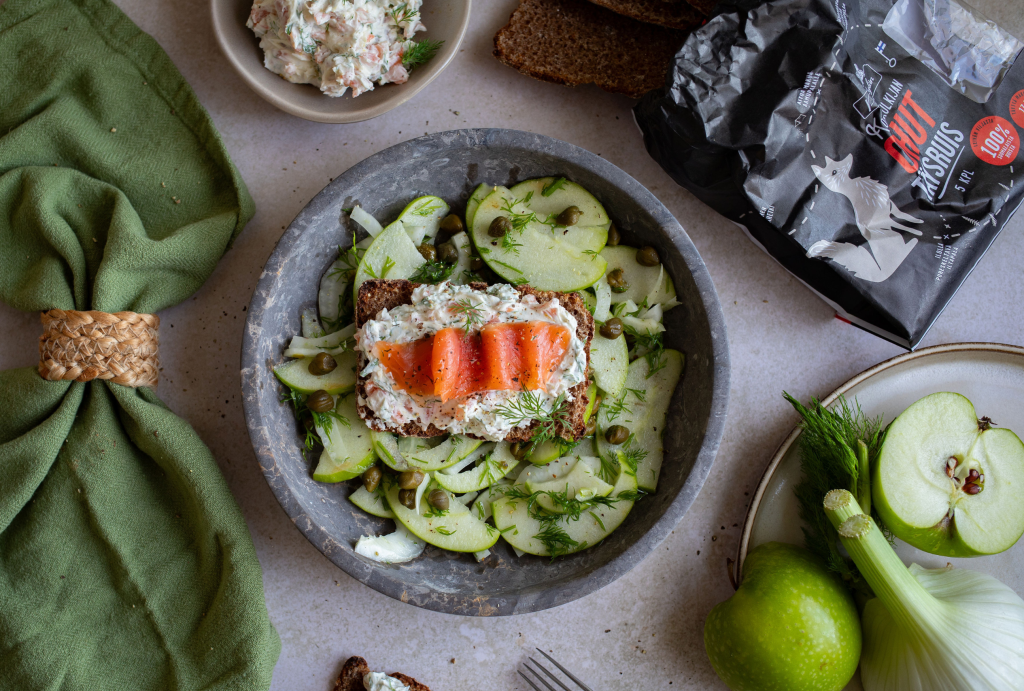 Sitruunainen Graavilohi & fenkolisalaatti